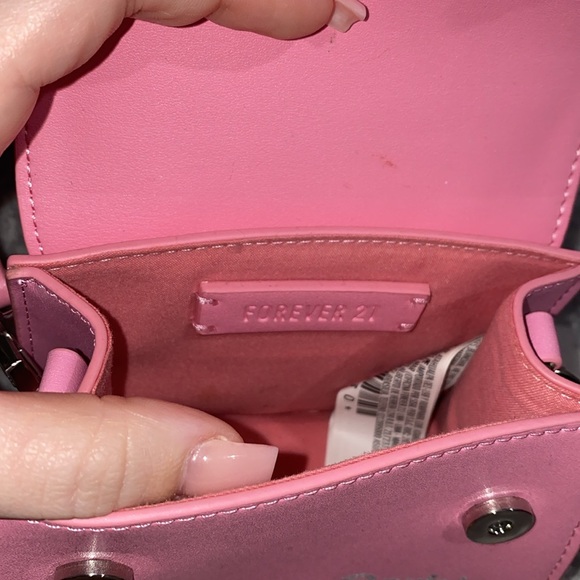 Barbie x Forever 21 Pink Crossbody - Picture 3 of 3